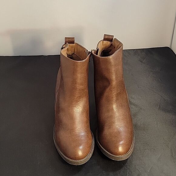 BRAND NEW CHARLOTTE RUSSE TWO SIDE ZIP WOMEN"S ANKLE BOOT - Picture 4 of 14